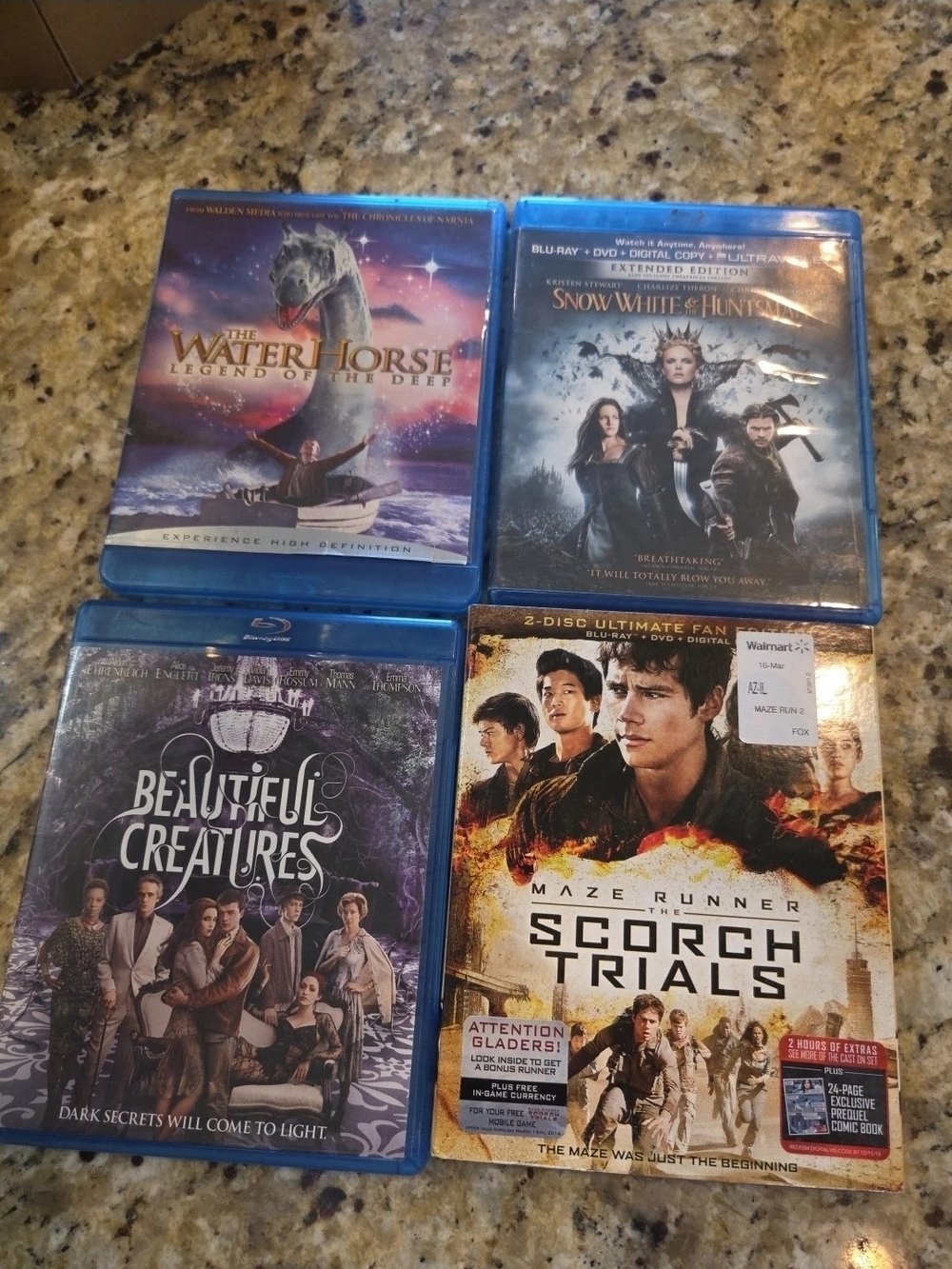 Lot Of Blu-ray Dvd Movies Water Horse Snow White Beautiful Creatures Maze Runner